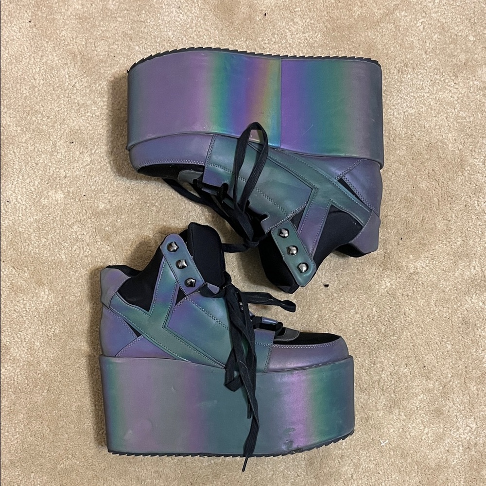 YRU Qzmo Holographic Platform Sneakers